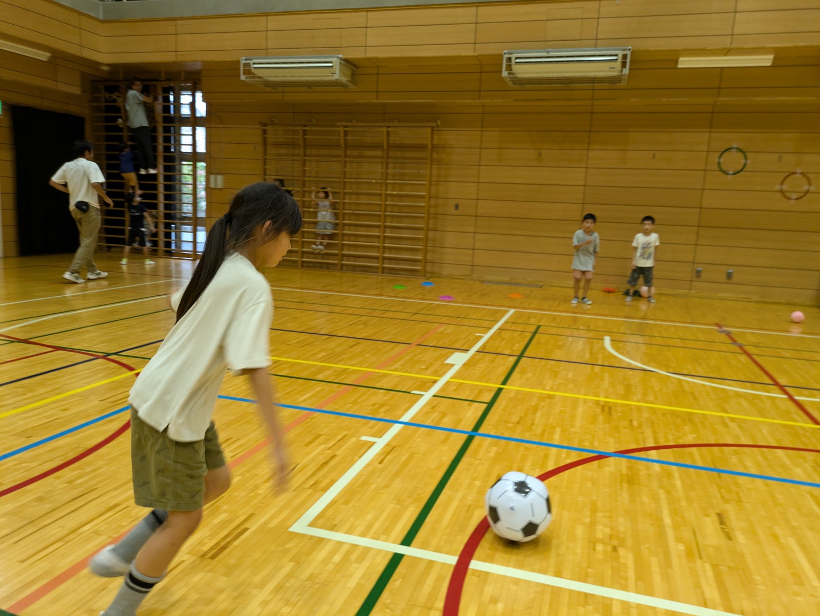 暑さに負けないゾ！体育館で思い切り体を動かしました